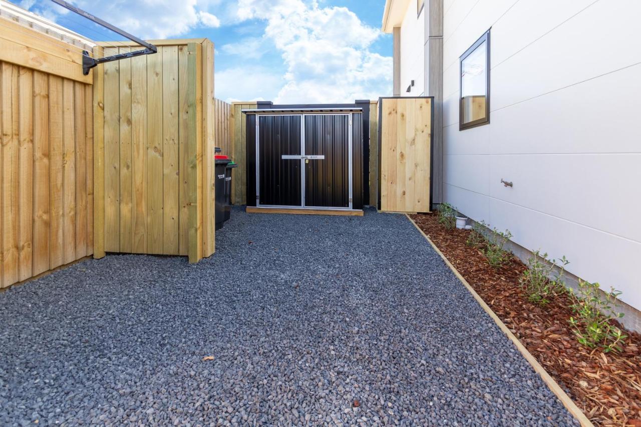 Beachside Bliss: 1 Bed 1 Bath Christchurch Exteriér fotografie